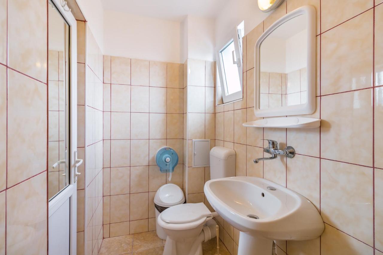Casa Luca 2 Gazde/Camere de închiriat Vama Veche
