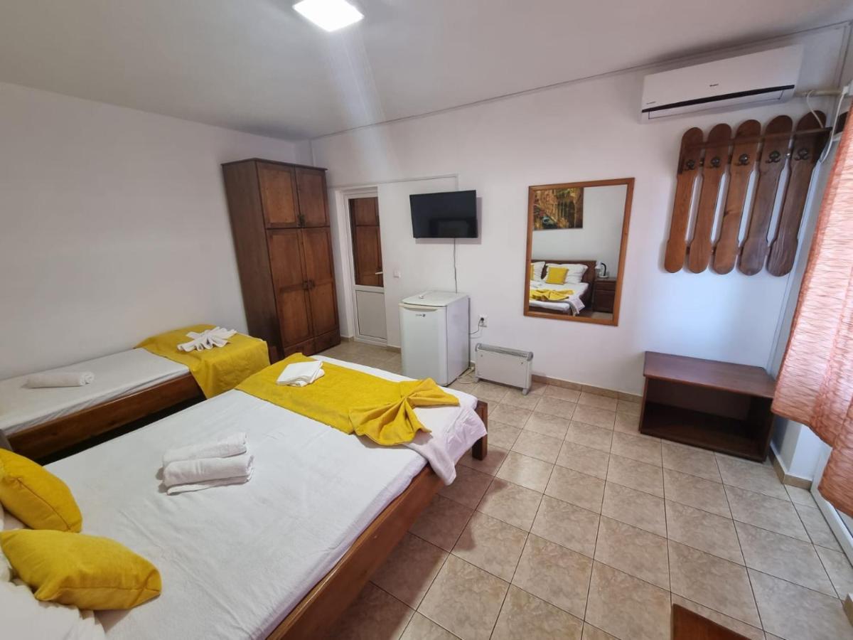 Gazde/Camere de închiriat Casa Luca 2