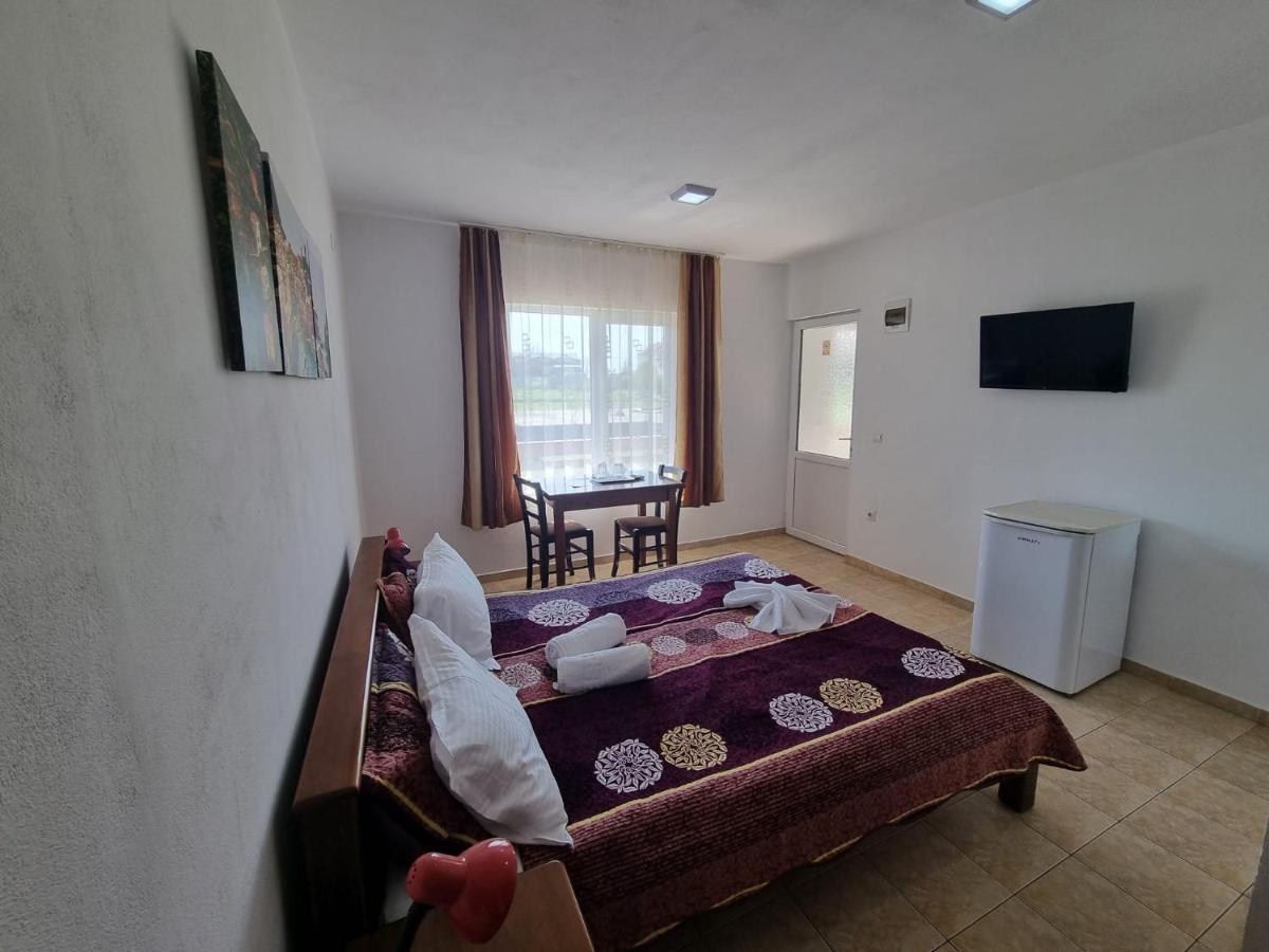 Gazde/Camere de închiriat Casa Luca 2 *