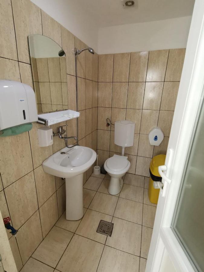 Casa Luca 2 Gazde/Camere de închiriat Vama Veche