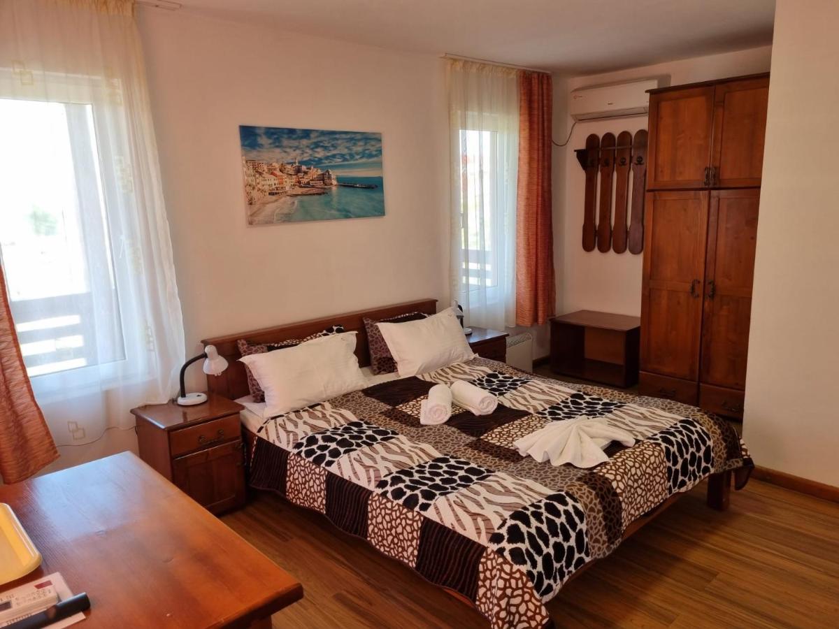 Casa Luca 2 Gazde/Camere de închiriat Vama Veche