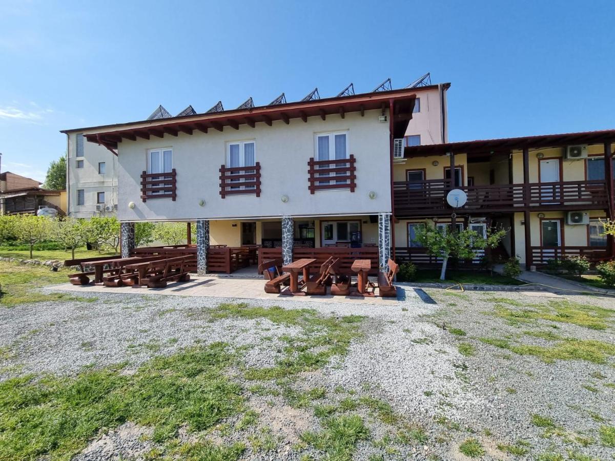 Gazde/Camere de închiriat Casa Luca 2 *